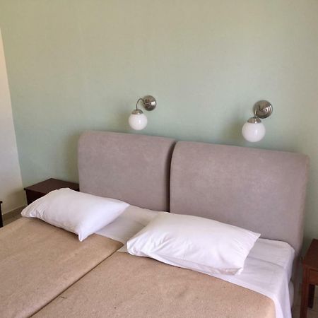 Hotel Papasotiriou Galatás エクステリア 写真