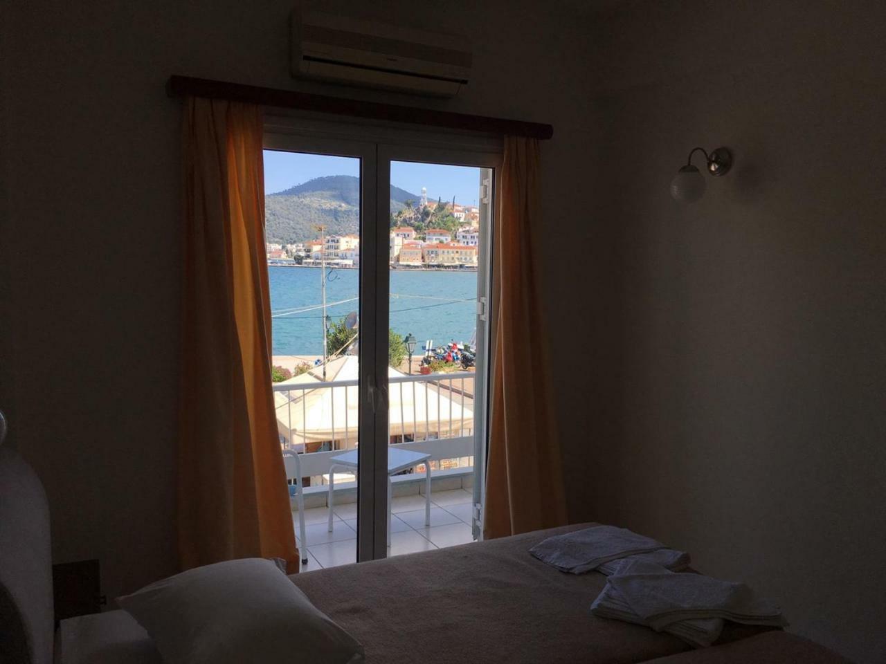 Hotel Papasotiriou Galatás エクステリア 写真