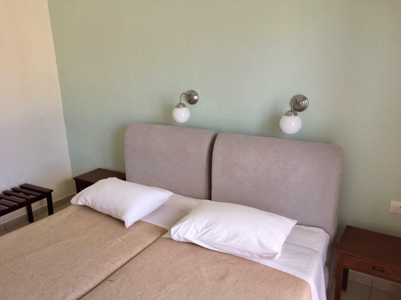 Hotel Papasotiriou Galatás エクステリア 写真