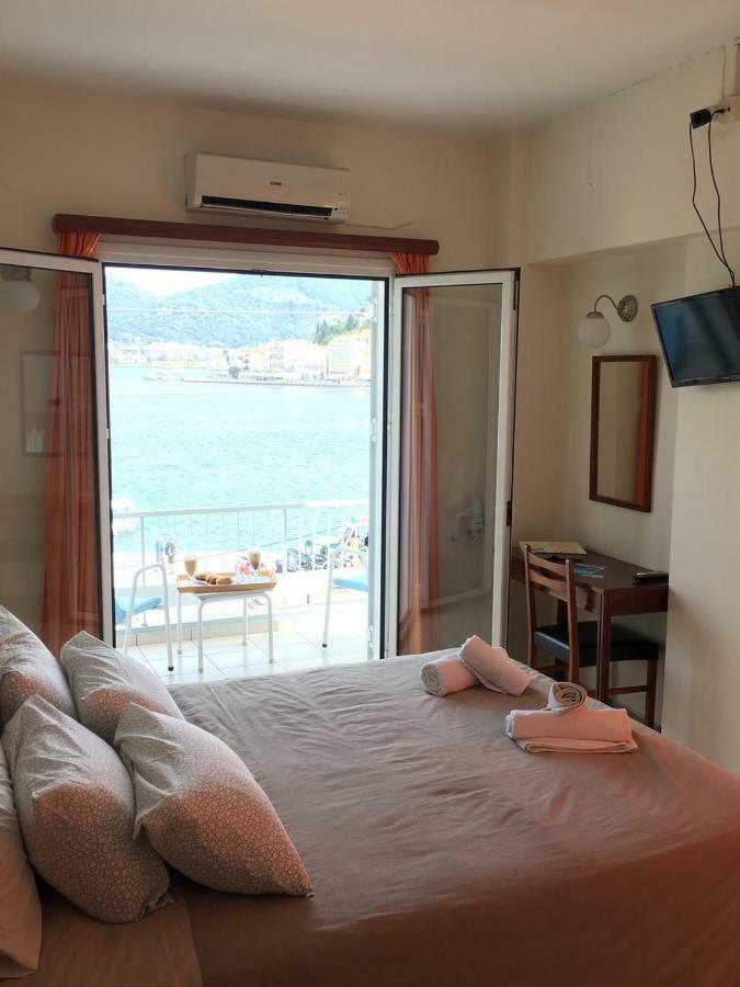 Hotel Papasotiriou Galatás エクステリア 写真