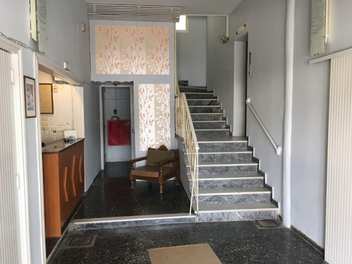 Hotel Papasotiriou Galatás エクステリア 写真
